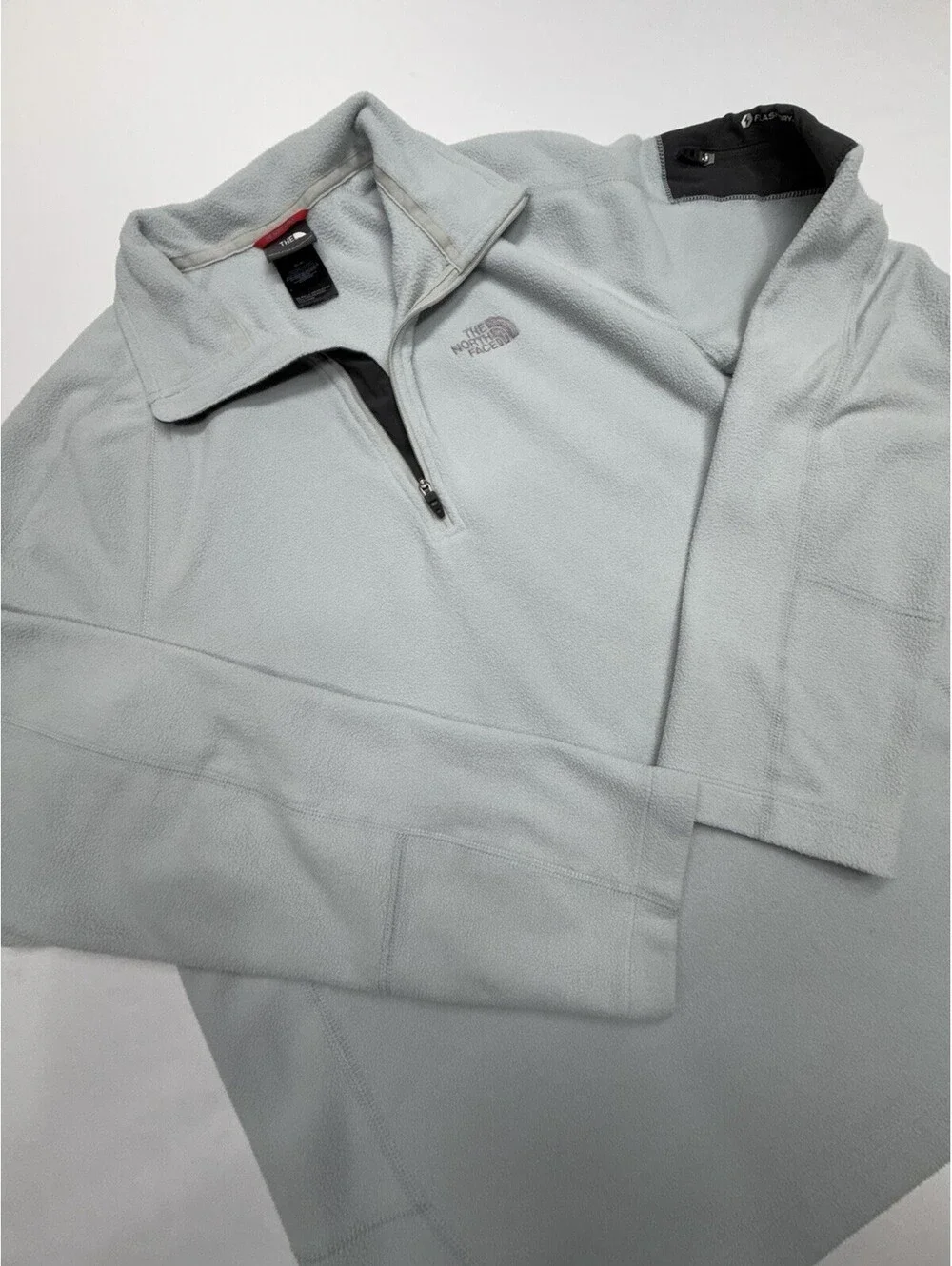 The North Face FlashDry 1/4 Zip Grey Pullover Jacket - Mens Medium
